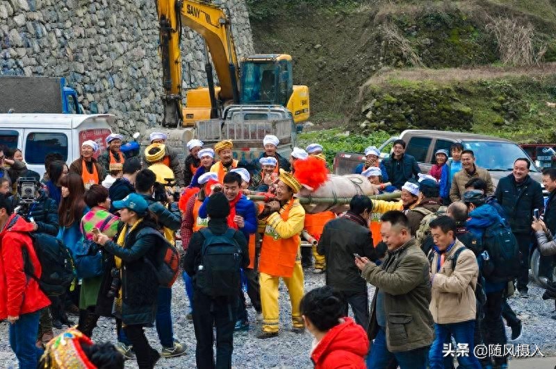 在湖北长阳的清江方山观风景赏民俗（上）