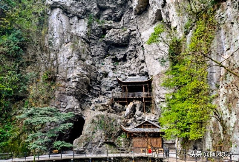 在湖北长阳的清江方山观风景赏民俗（上）