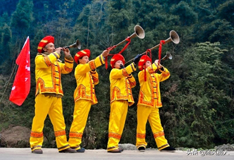 在湖北长阳的清江方山观风景赏民俗（上）