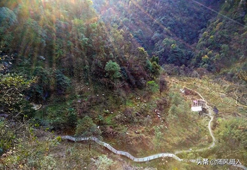 在湖北长阳的清江方山观风景赏民俗（上）