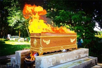 ​火葬场在火化尸体的时候为什么不让家属靠近？