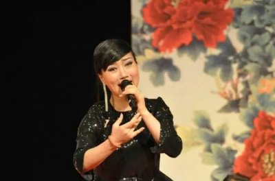 ​戏曲百花园中的一位秦腔新秀王春云