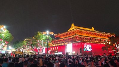 关于西安大唐不夜城的旅游攻略