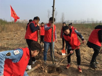 ​河南省工商行政管理学校开展“绿风尚”植树活动
