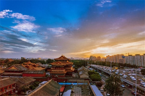雍和宫是清朝中后期最高的一座佛教寺院，与紫禁城皇宫一样规格