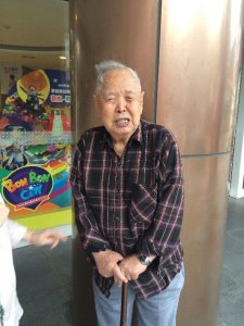 ​一个人的故乡情节从何而来？