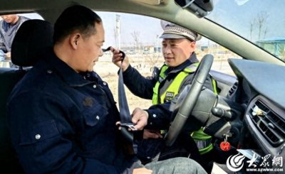 邹城市公安局交警大队四中队进驾校开展交通安全宣讲活动