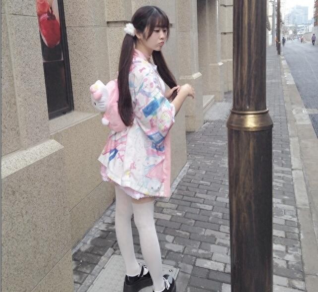 激萌showgirl兰幼金晒猫咪写真,快来领回家