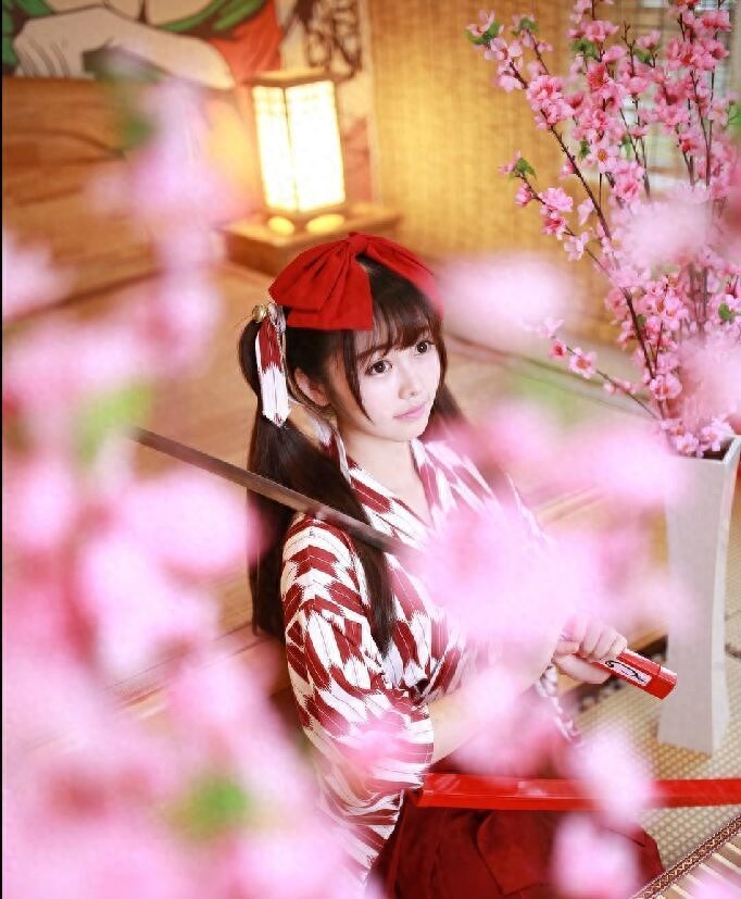 激萌showgirl兰幼金晒猫咪写真,快来领回家