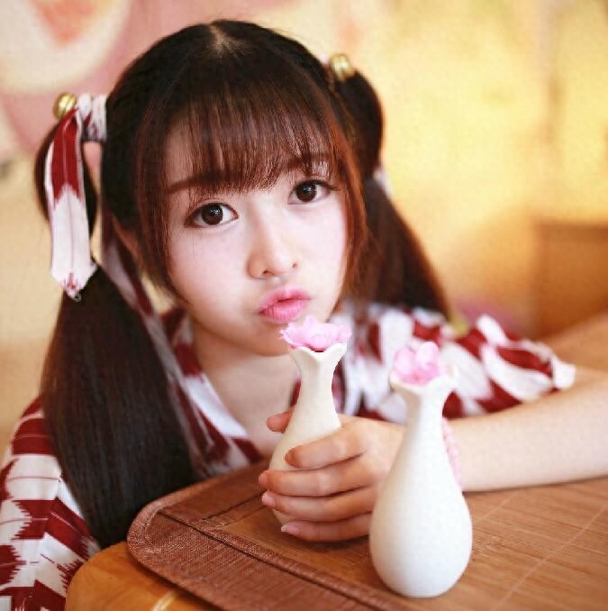 激萌showgirl兰幼金晒猫咪写真,快来领回家