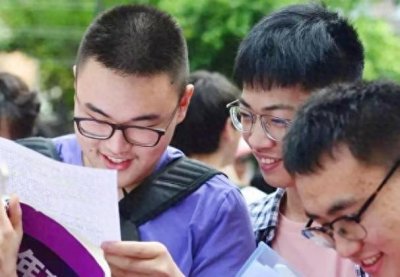 ​被戏称为“海底捞”的211大学，学生被宠成公主，大学四年很幸福