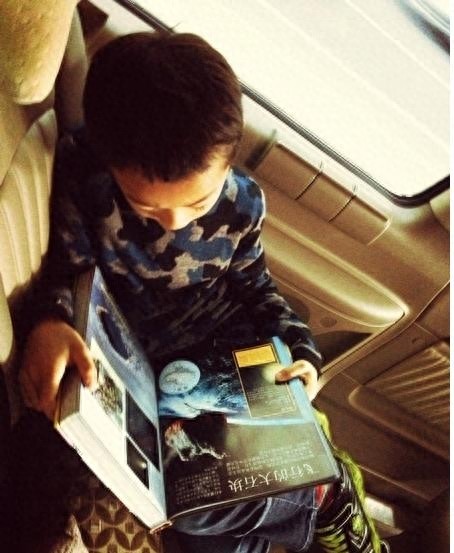 “国民媳妇”海清鲜少晒儿子，不知不觉已经长这么大了！