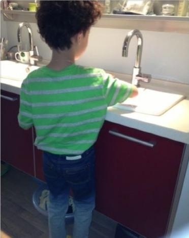 “国民媳妇”海清鲜少晒儿子，不知不觉已经长这么大了！