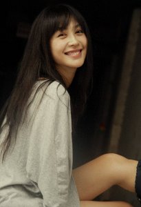 ​李菲儿：颜值演技俱佳，身材性感，很迷人