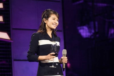 ​娱乐圈富婆刘涛唱功惊人 皮飞波：原唱歌手发声“已被超越”