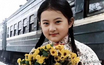 ​“小婉君”金铭44岁现状：个子太矮，事业受挫，单身未婚未孕